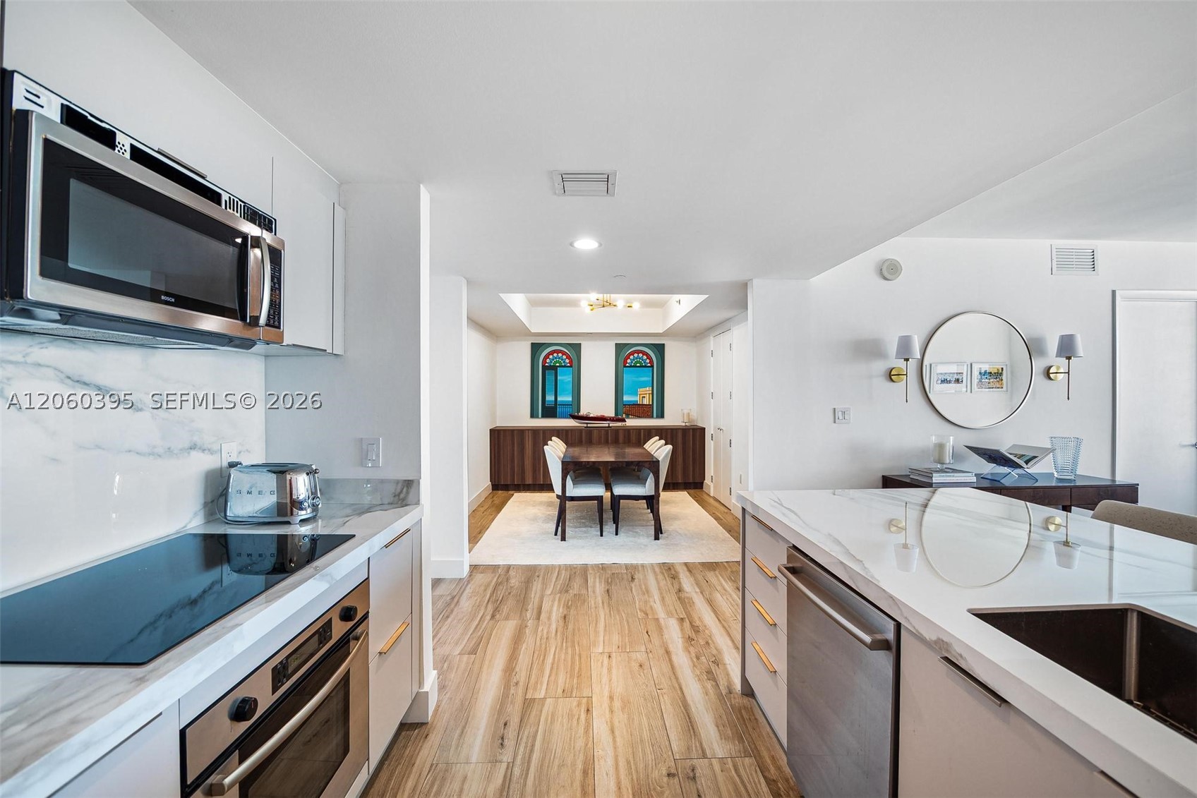 50 BISCAYNE BLVD #2706, Miami FL 33132