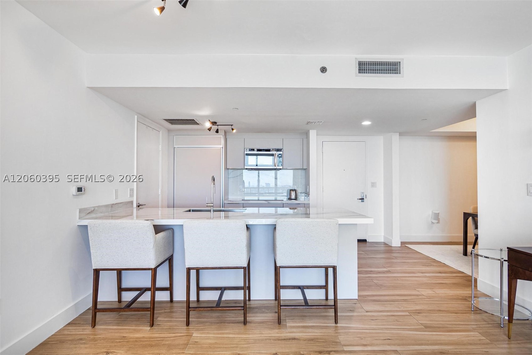 50 BISCAYNE BLVD #2706, Miami FL 33132