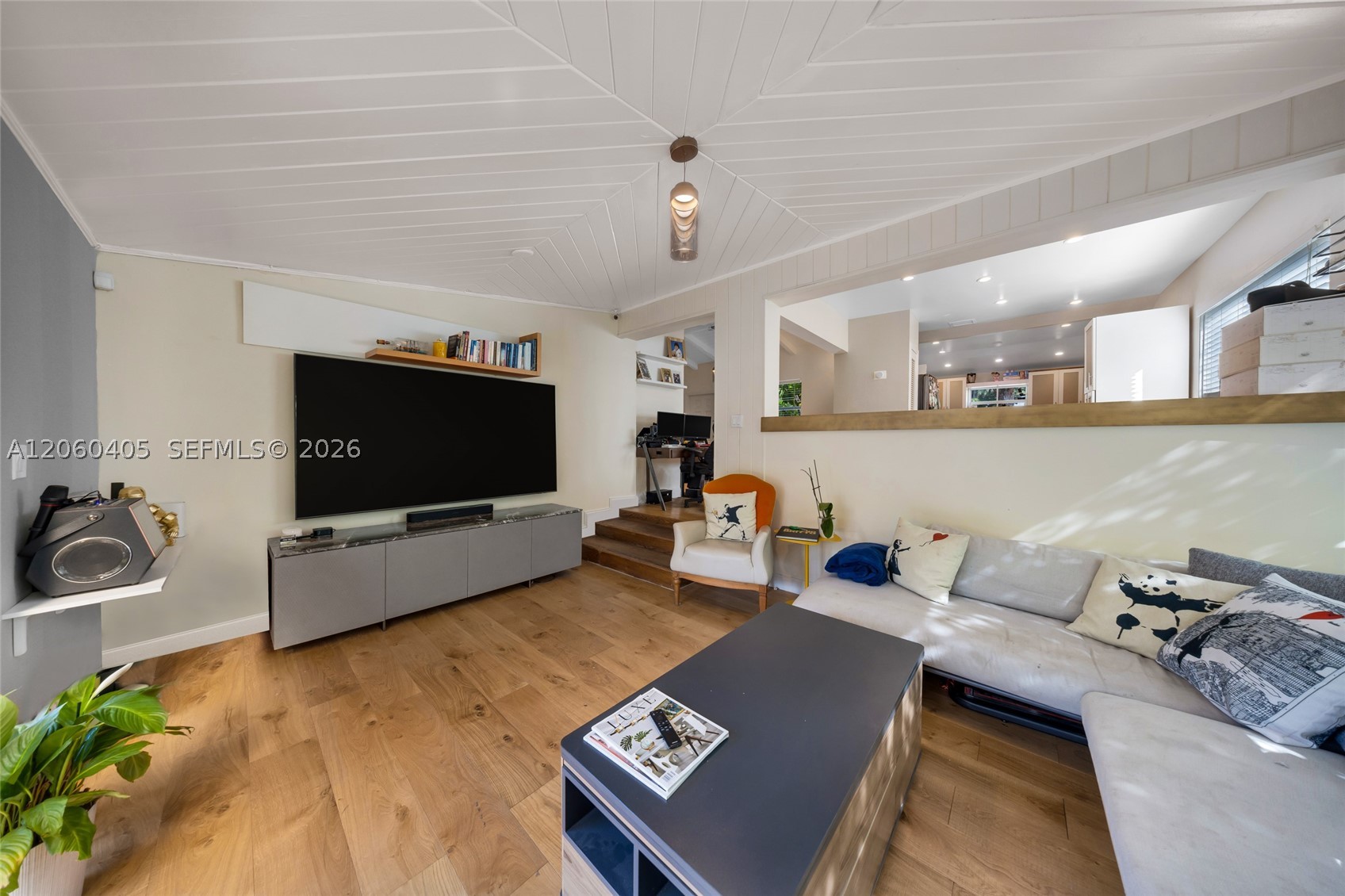1324 Normandy Dr, Miami Beach FL 33141