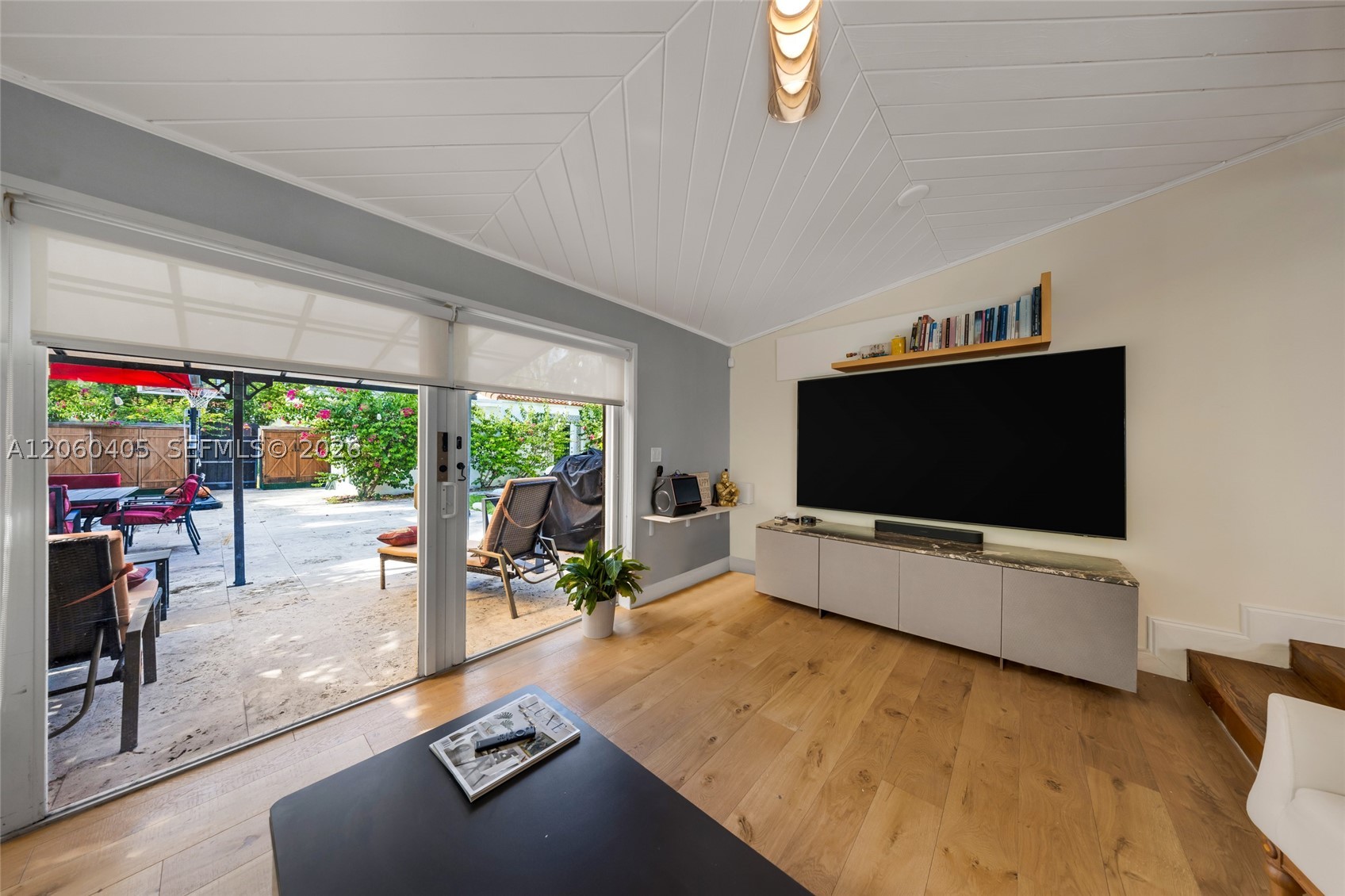 1324 Normandy Dr, Miami Beach FL 33141