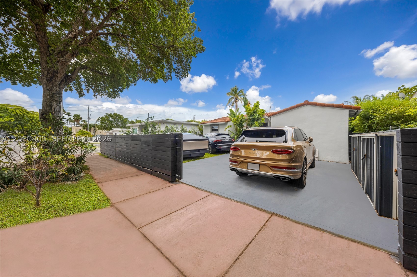 1324 Normandy Dr, Miami Beach FL 33141