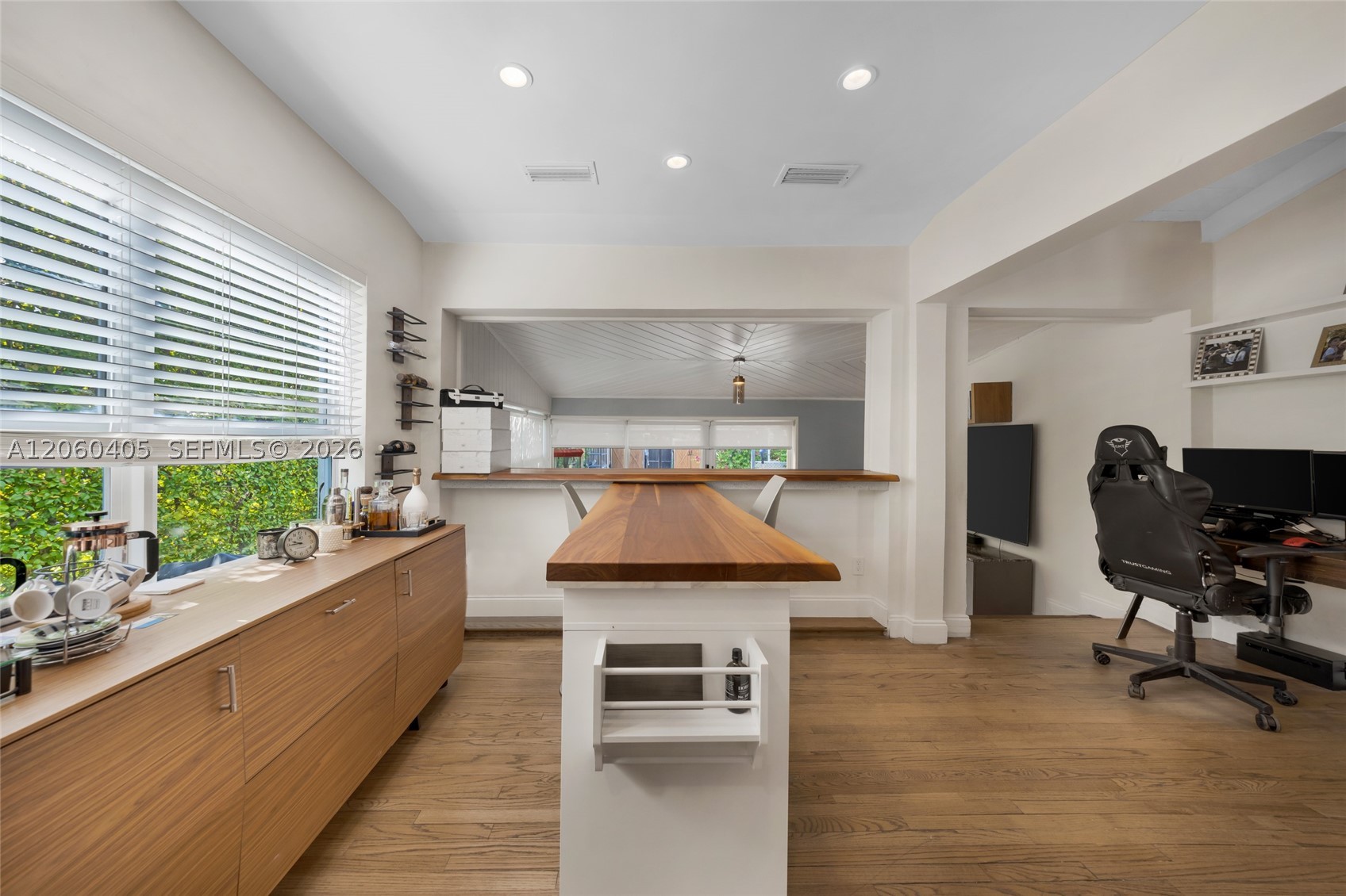 1324 Normandy Dr, Miami Beach FL 33141