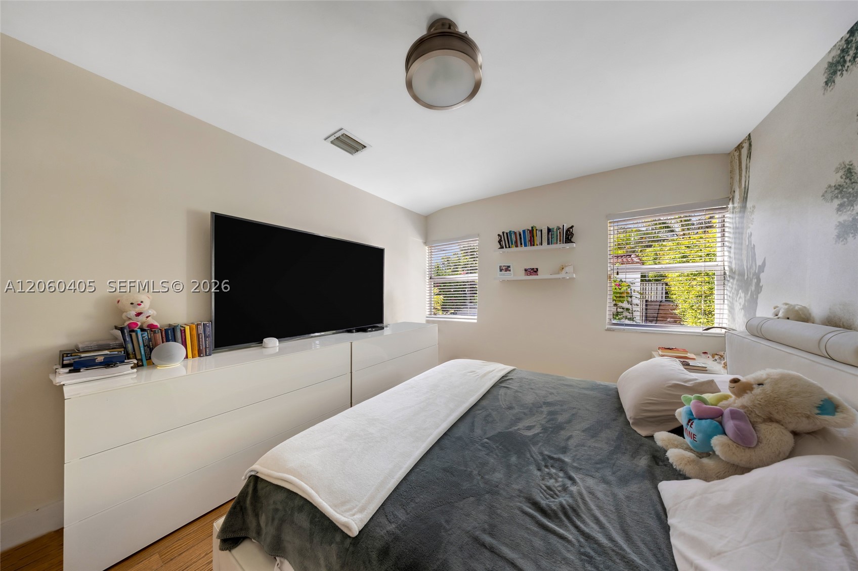 1324 Normandy Dr, Miami Beach FL 33141
