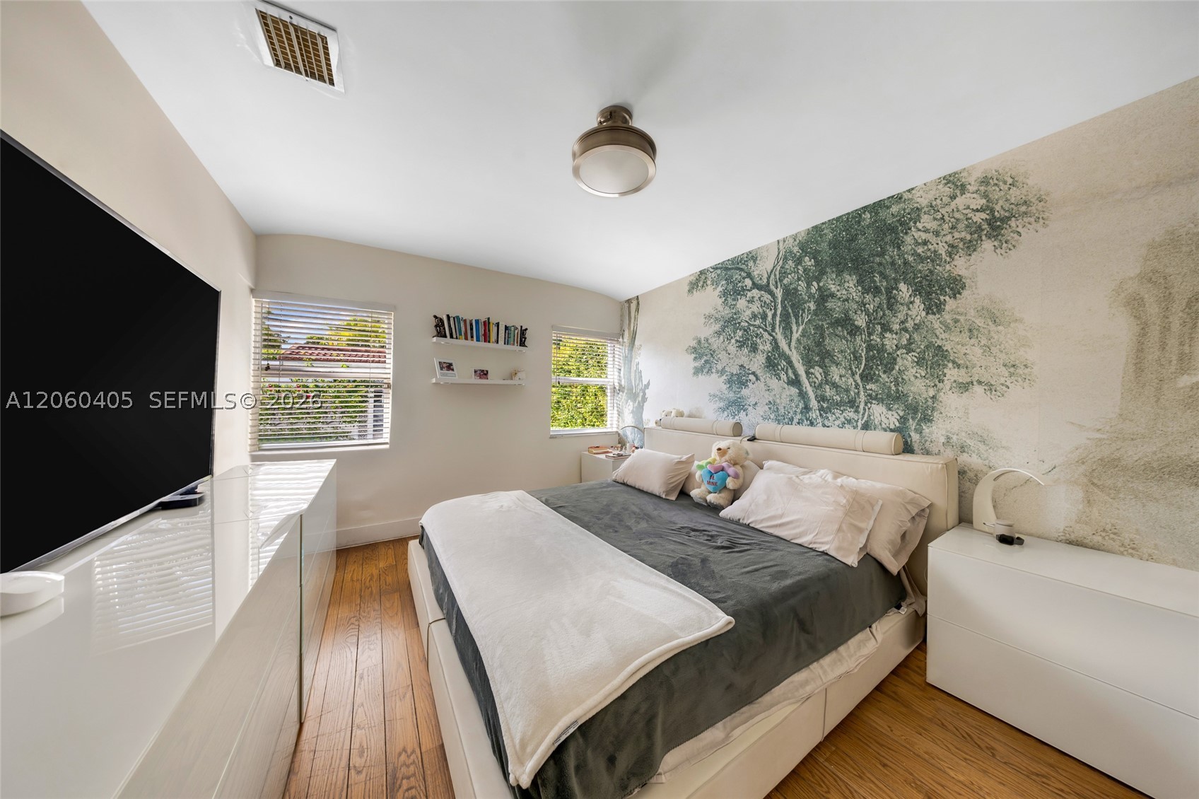 1324 Normandy Dr, Miami Beach FL 33141