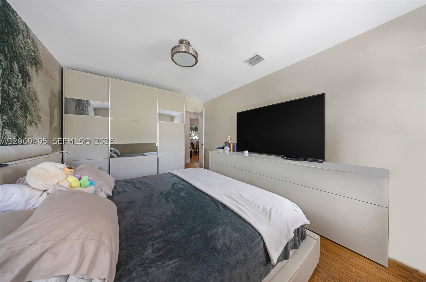 1324 Normandy Dr, Miami Beach FL 33141