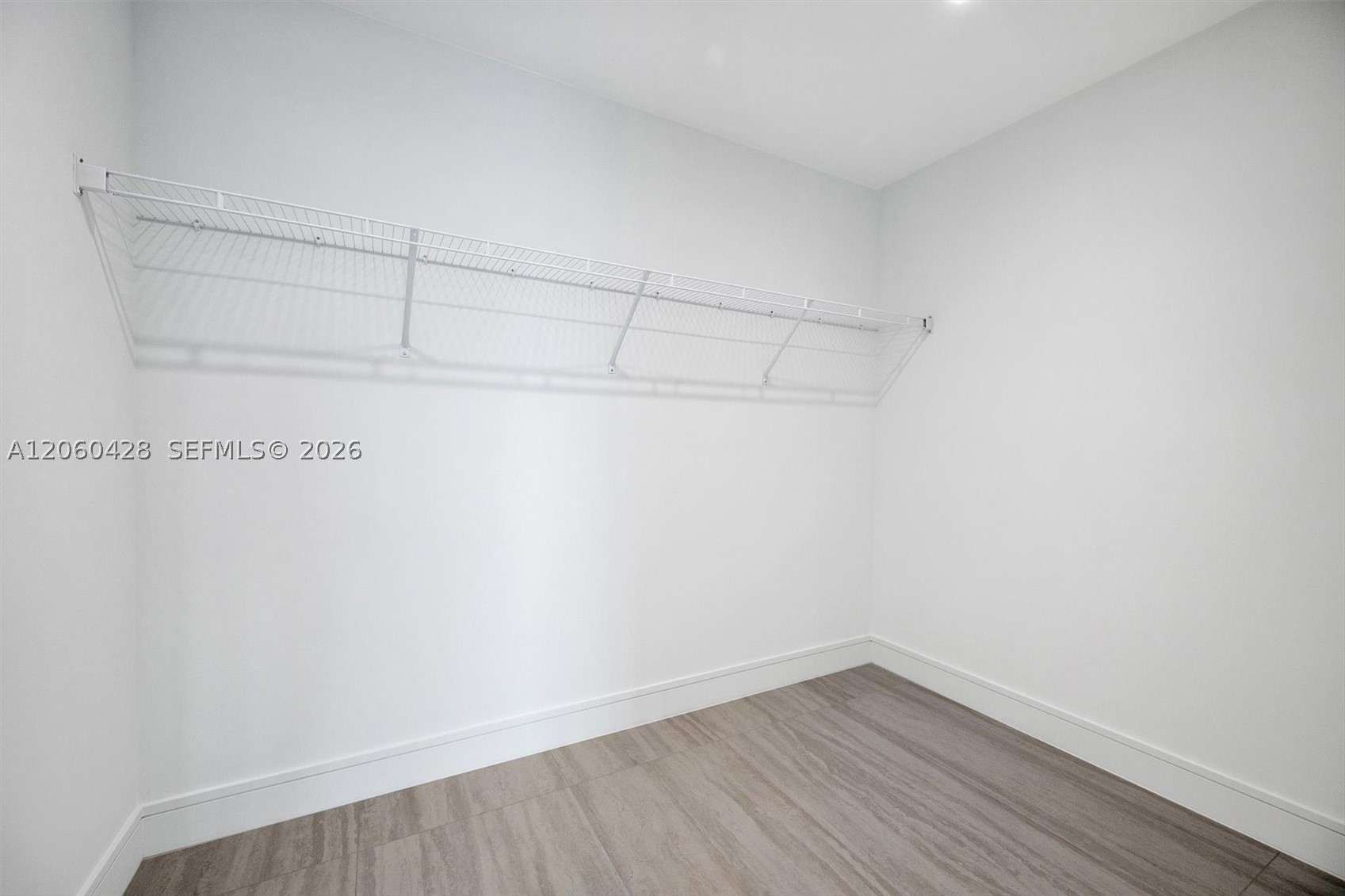 2411 Laguna Circle #306, Miami FL 33181