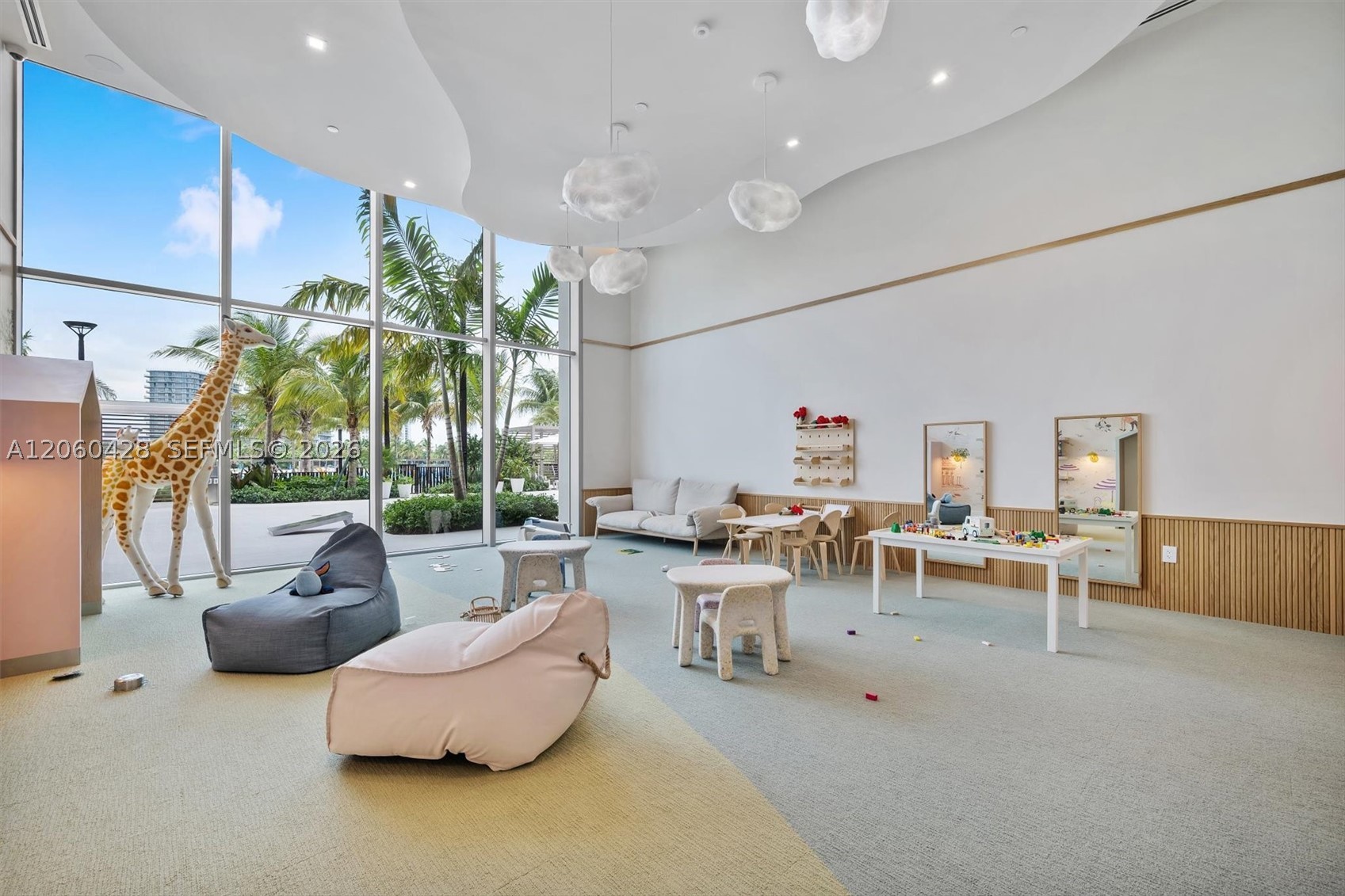 2411 Laguna Circle #306, Miami FL 33181