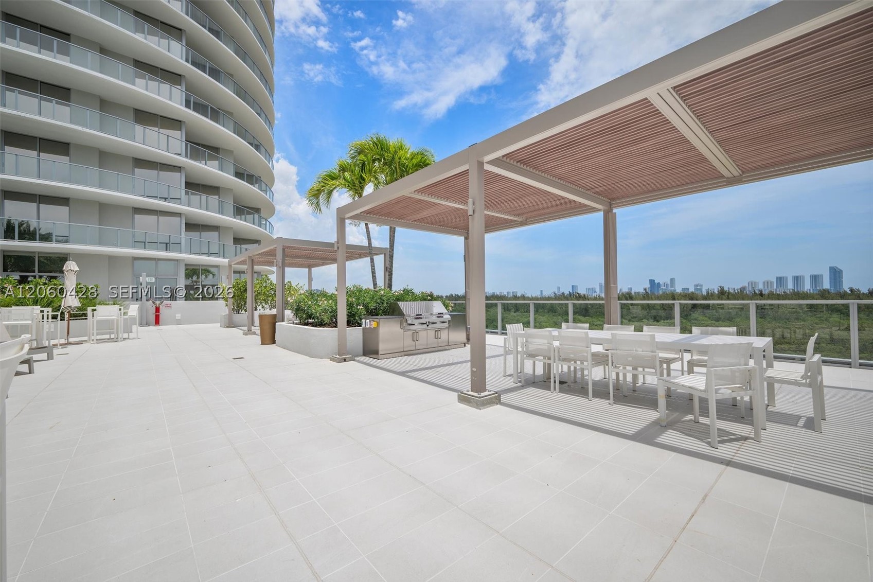 2411 Laguna Circle #306, Miami FL 33181