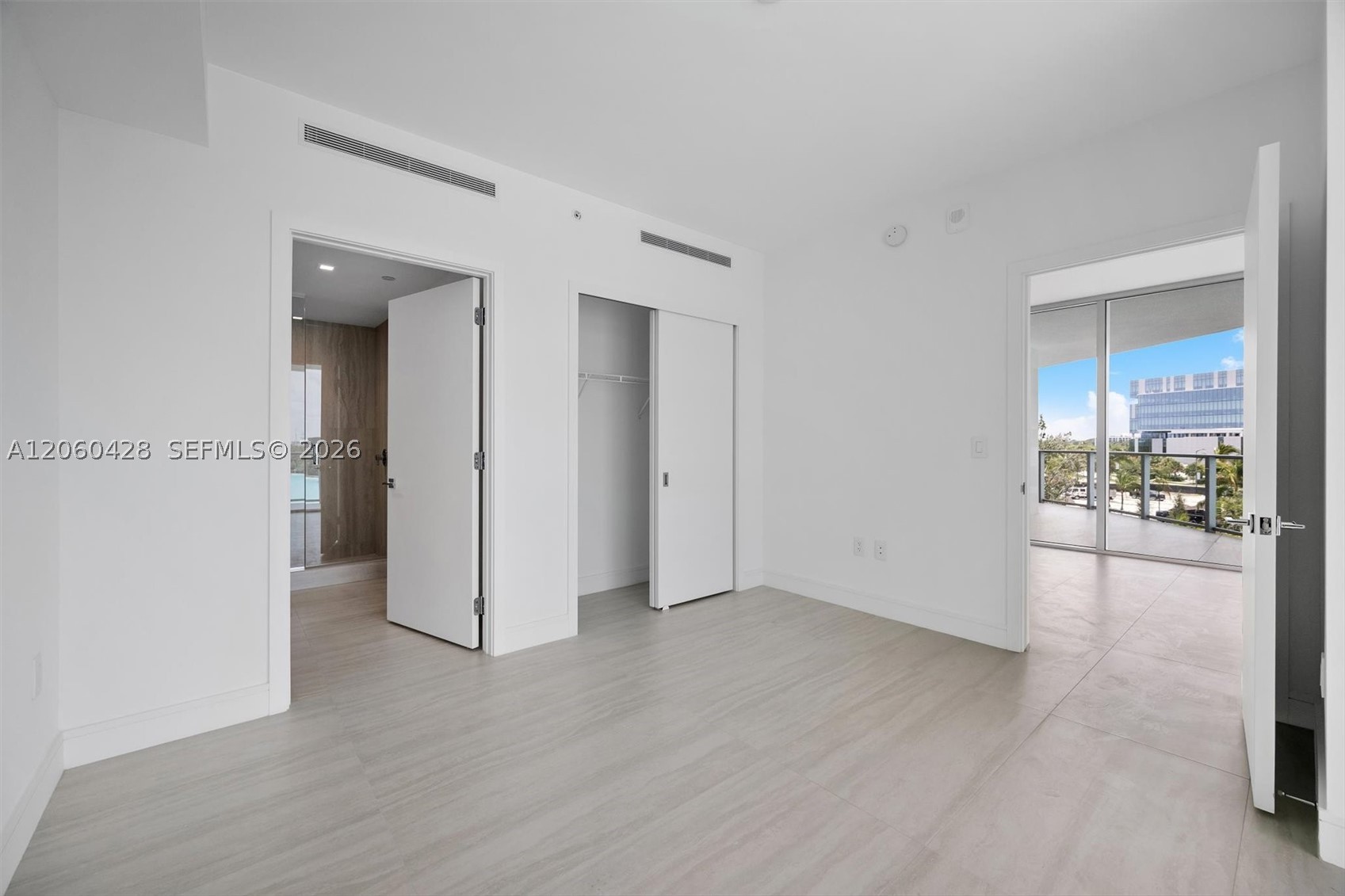 2411 Laguna Circle #306, Miami FL 33181