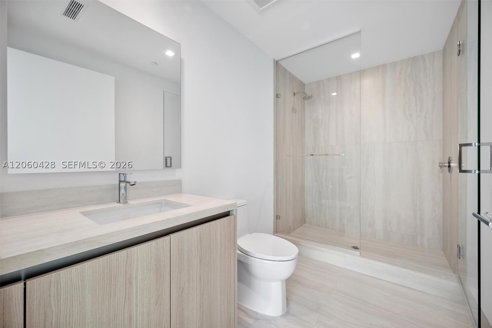 2411 Laguna Circle #306, Miami FL 33181