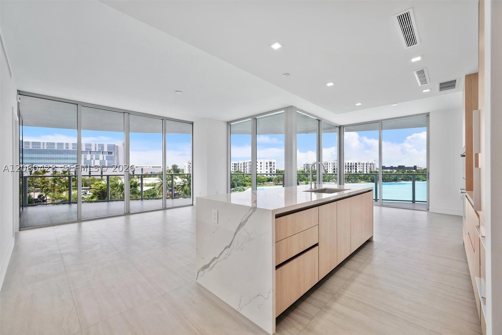 2411 Laguna Circle #306, Miami FL 33181