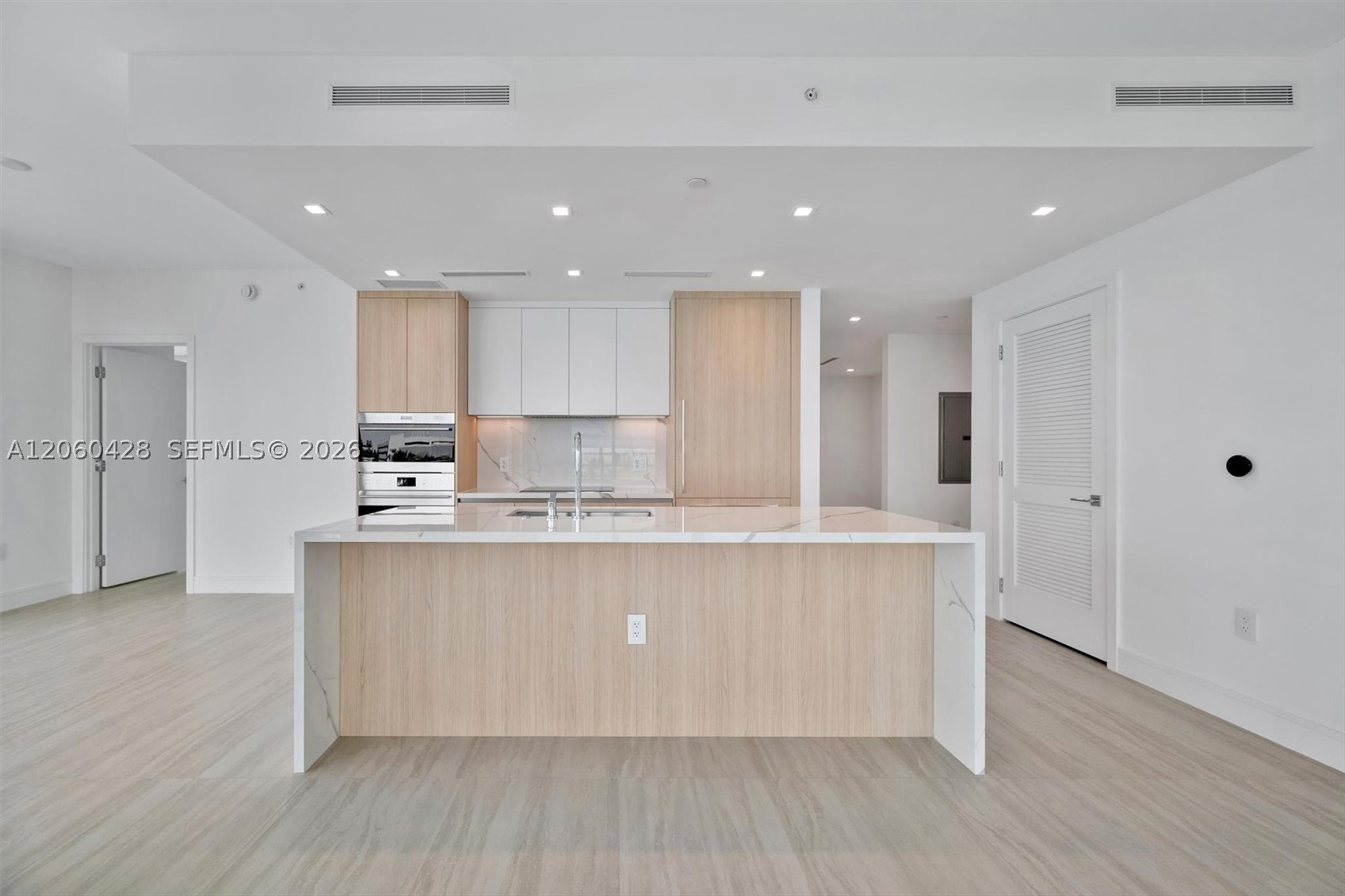 2411 Laguna Circle #306, Miami FL 33181