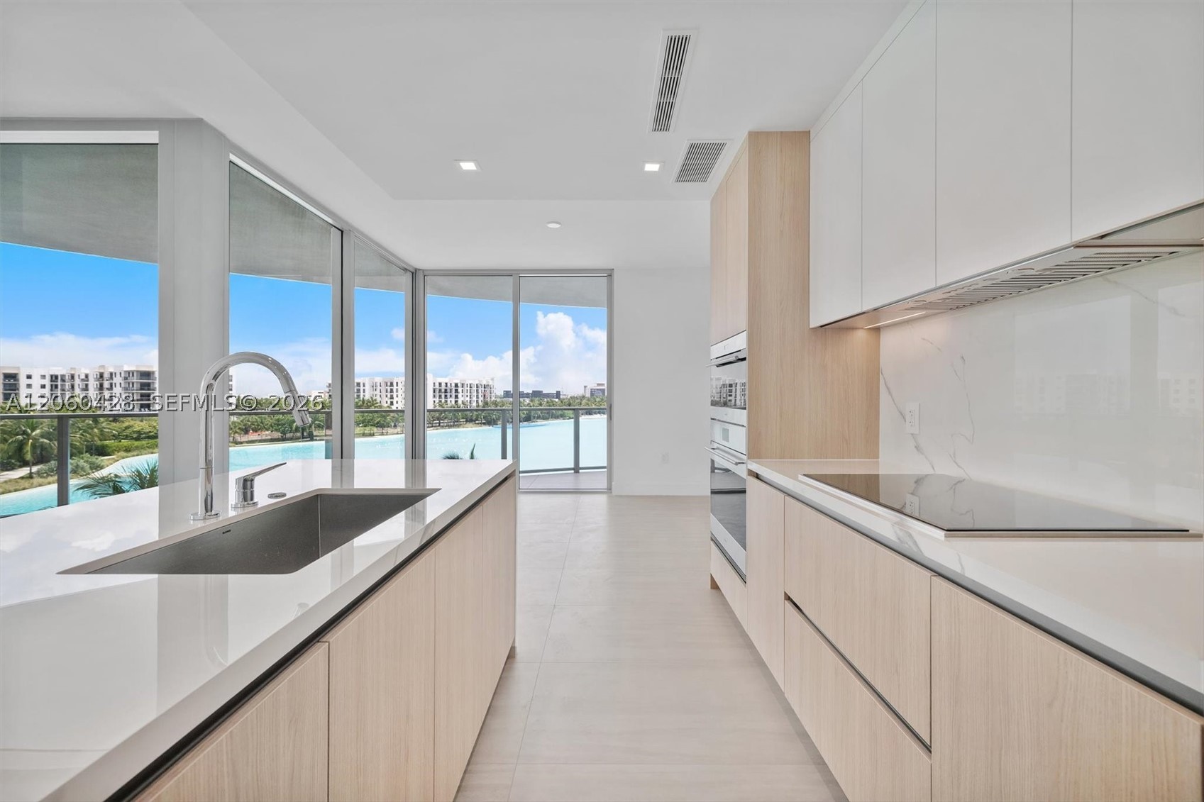 2411 Laguna Circle #306, Miami FL 33181