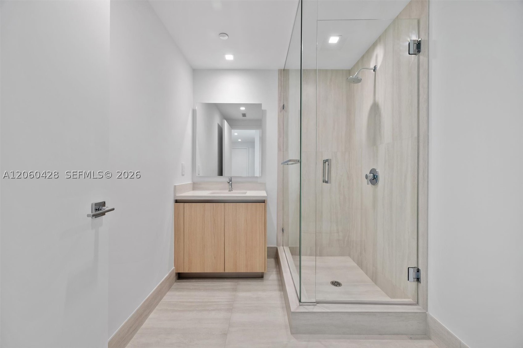 2411 Laguna Circle #306, Miami FL 33181