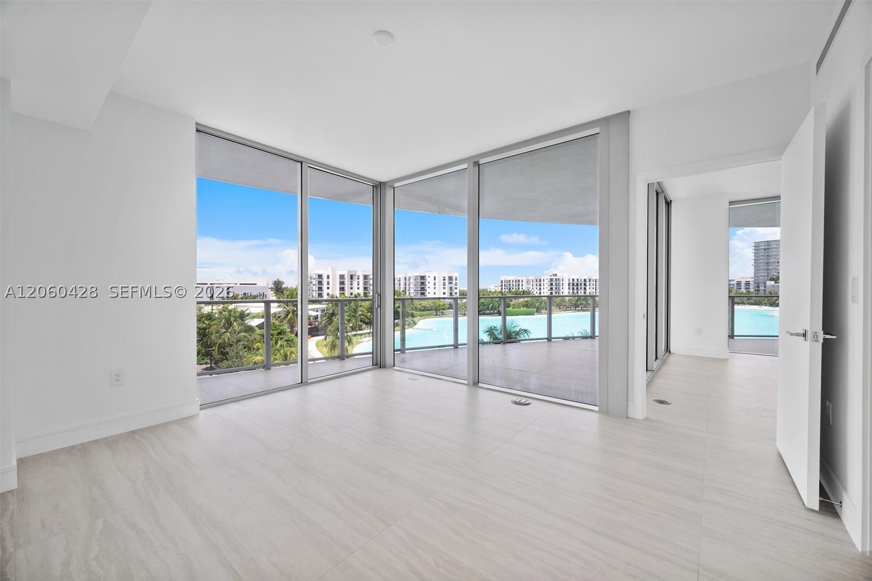 2411 Laguna Circle #306, Miami FL 33181