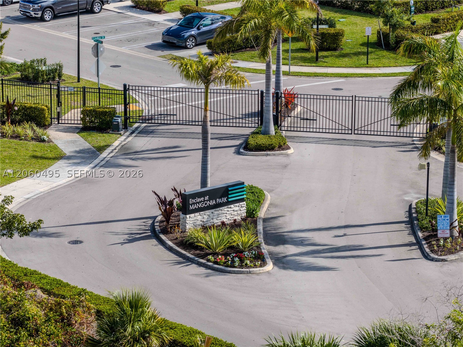 1761 Lindley St, West Palm Beach FL 33407