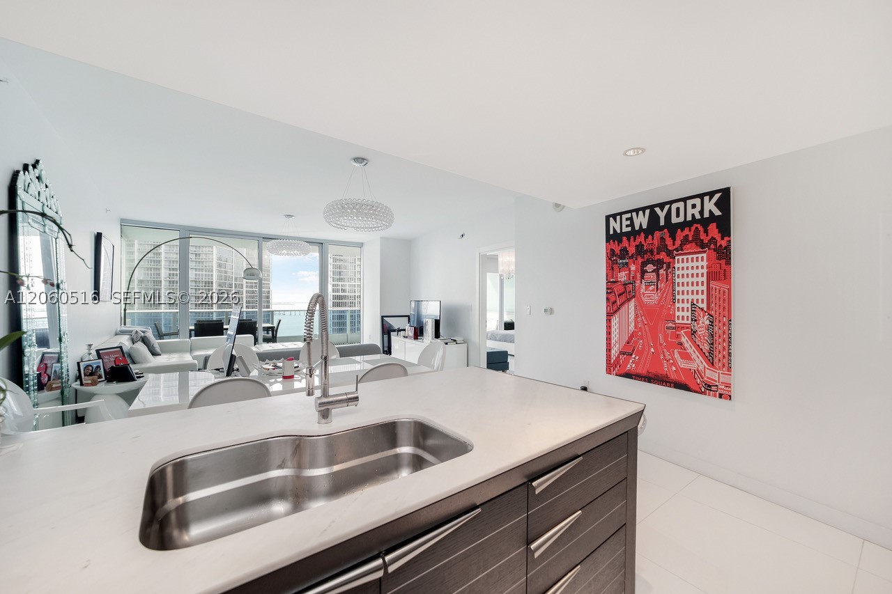 200 Biscayne Boulevard Way #4006, Miami FL 33131