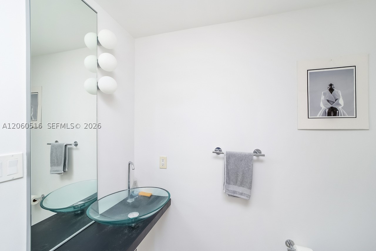 200 Biscayne Boulevard Way #4006, Miami FL 33131