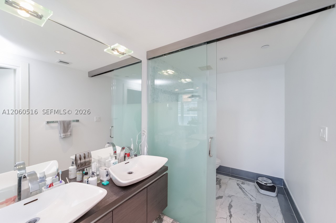 200 Biscayne Boulevard Way #4006, Miami FL 33131