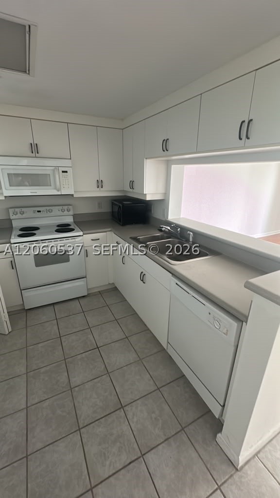 701 Brickell Key Blvd #1808, Miami FL 33131