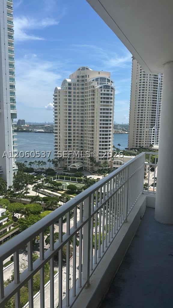 701 Brickell Key Blvd #1808, Miami FL 33131