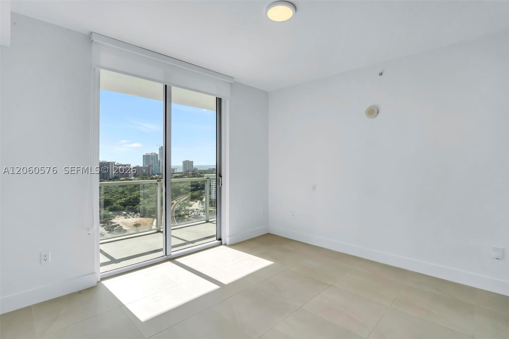 79 SW 12th St #2302-S, Miami FL 33130