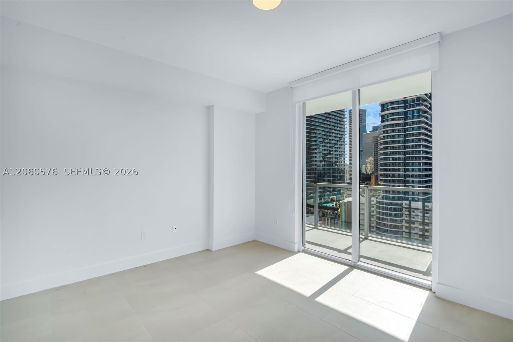 79 SW 12th St #2302-S, Miami FL 33130