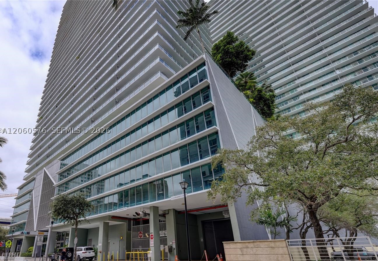 79 SW 12th St #2302-S, Miami FL 33130