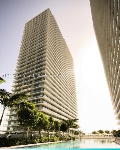 79 SW 12th St #2302-S, Miami FL 33130