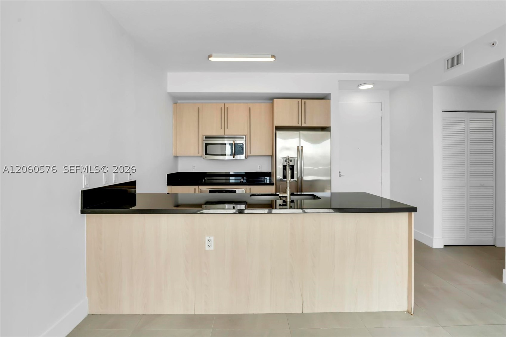 79 SW 12th St #2302-S, Miami FL 33130