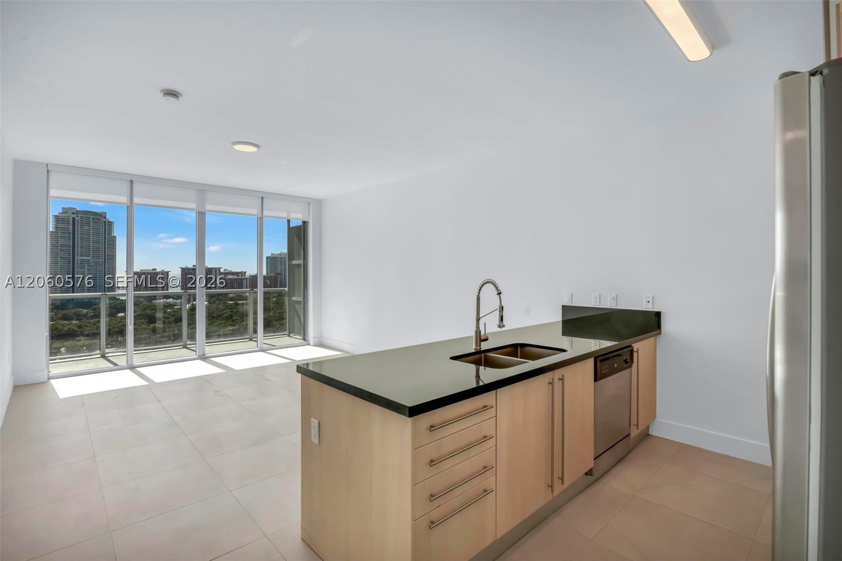 79 SW 12th St #2302-S, Miami FL 33130