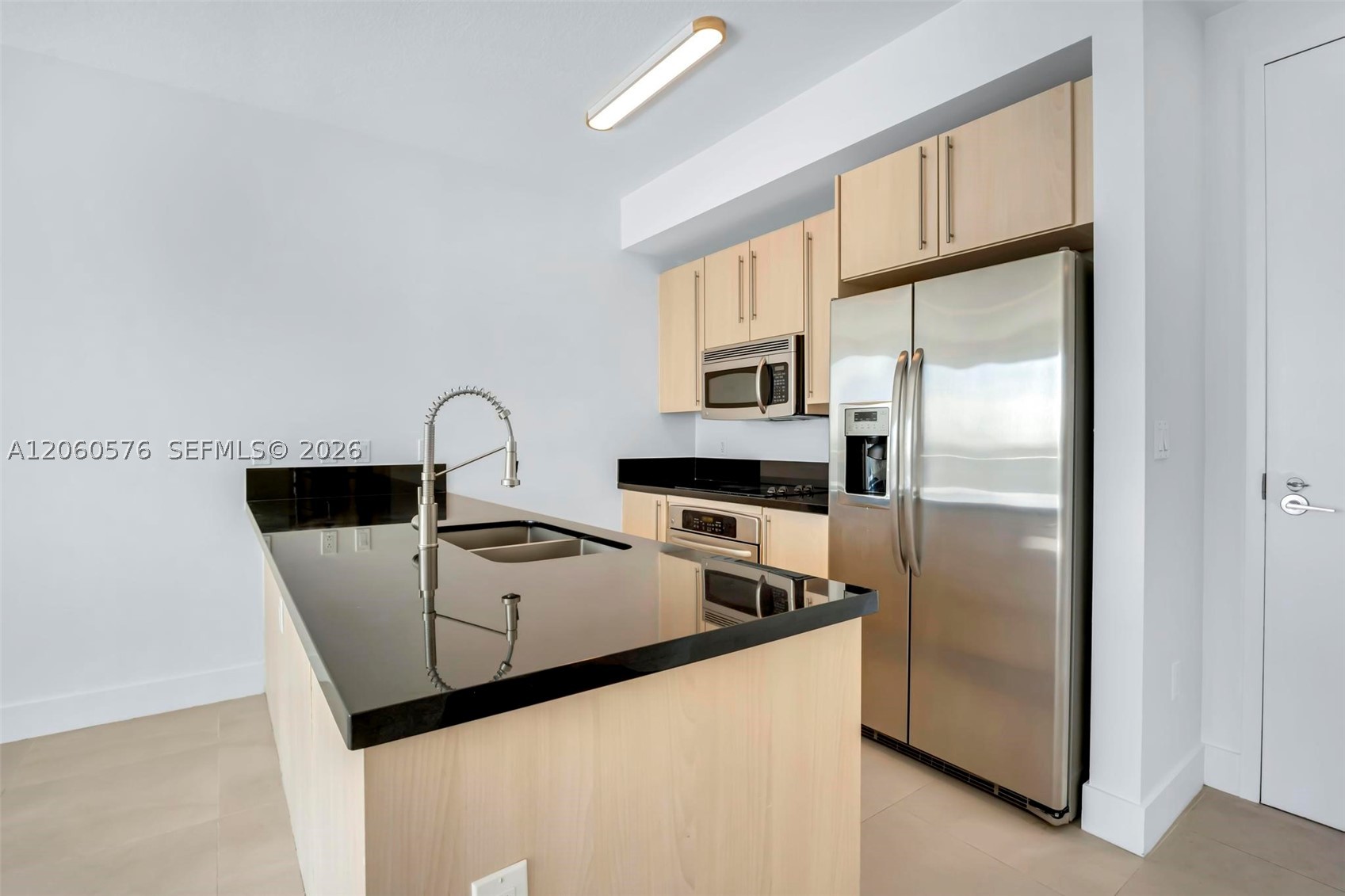 79 SW 12th St #2302-S, Miami FL 33130