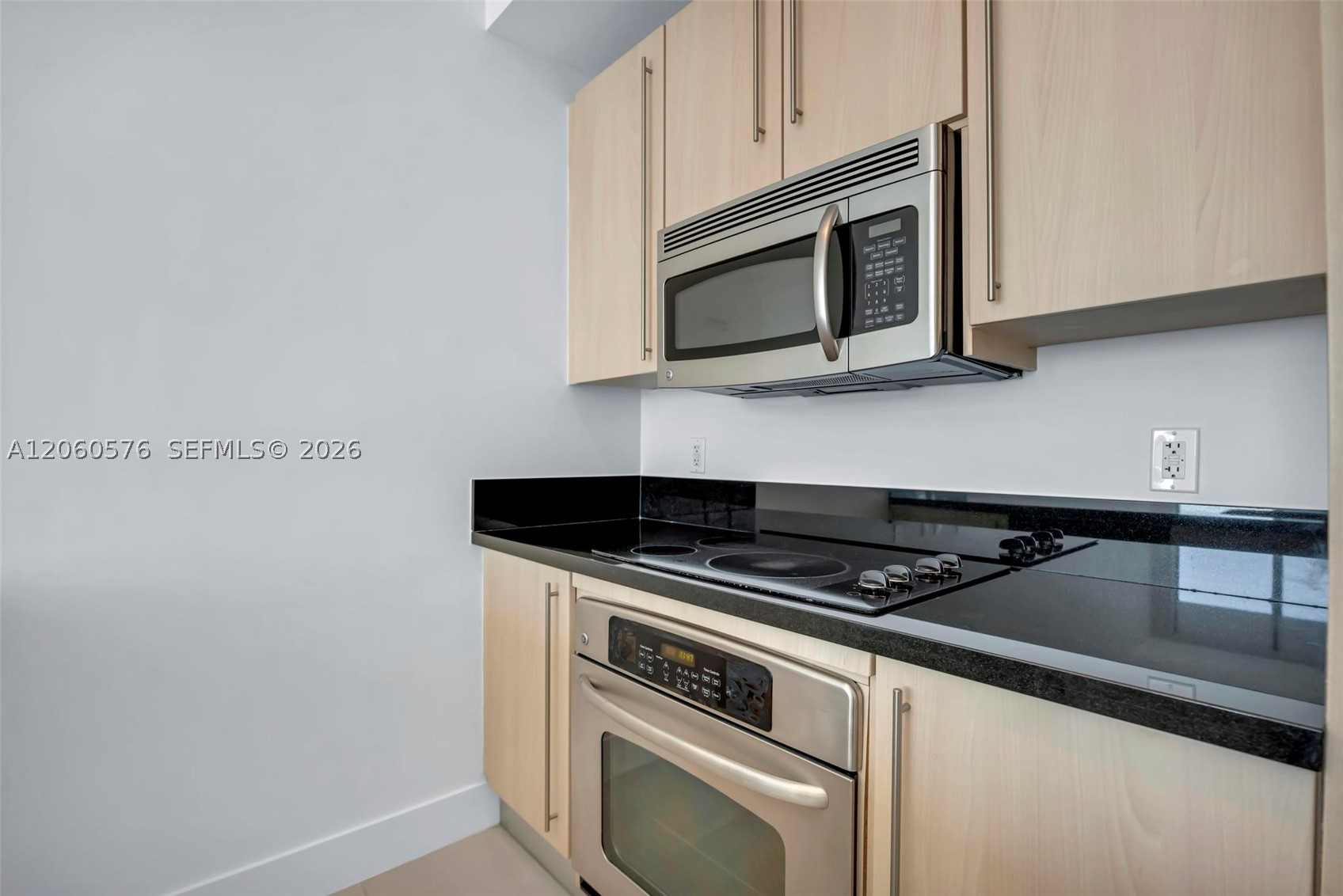 79 SW 12th St #2302-S, Miami FL 33130