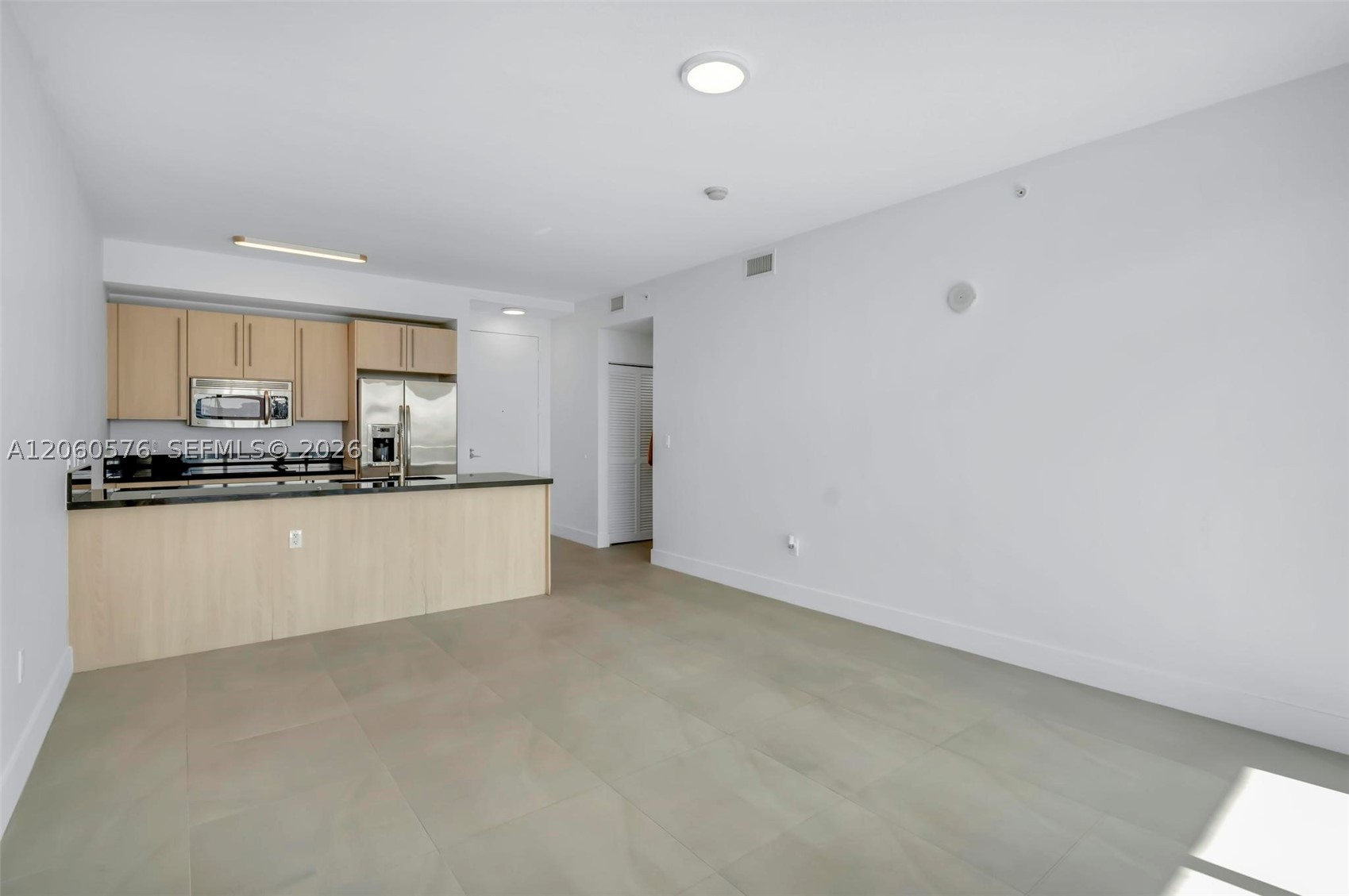 79 SW 12th St #2302-S, Miami FL 33130