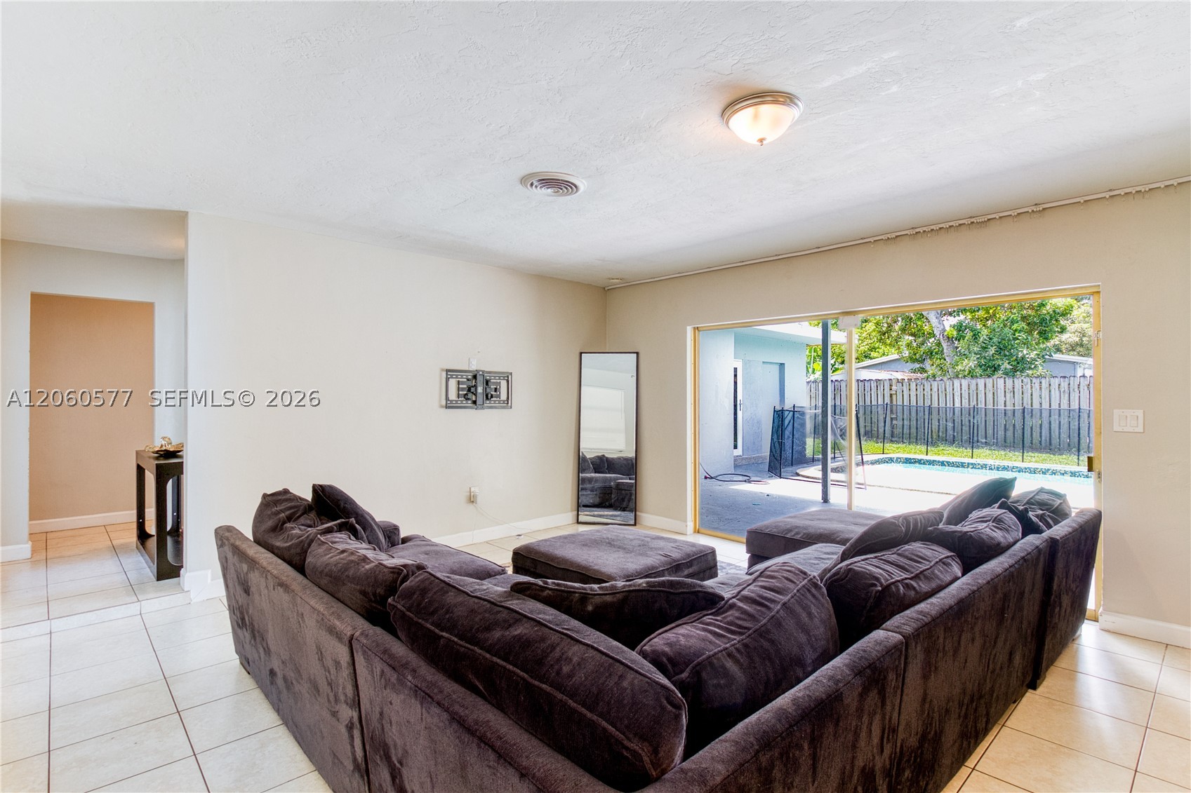 6620 NW 21st Ct, Sunrise FL 33313
