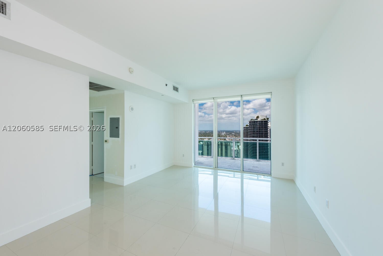 950 Brickell Bay Dr #4801, Miami FL 33131