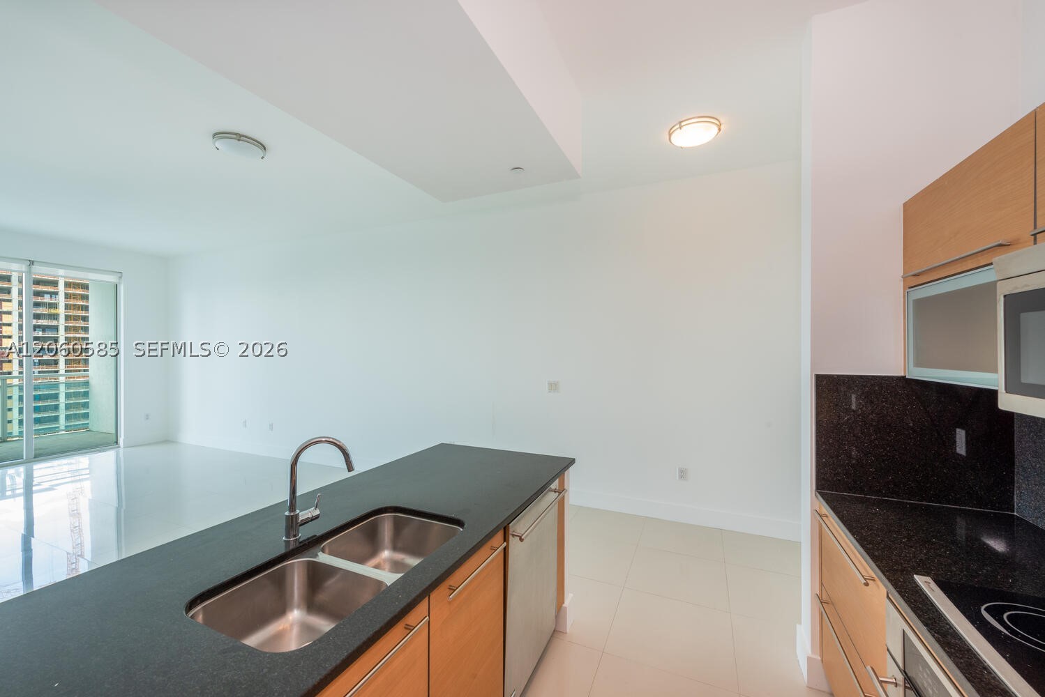 950 Brickell Bay Dr #4801, Miami FL 33131