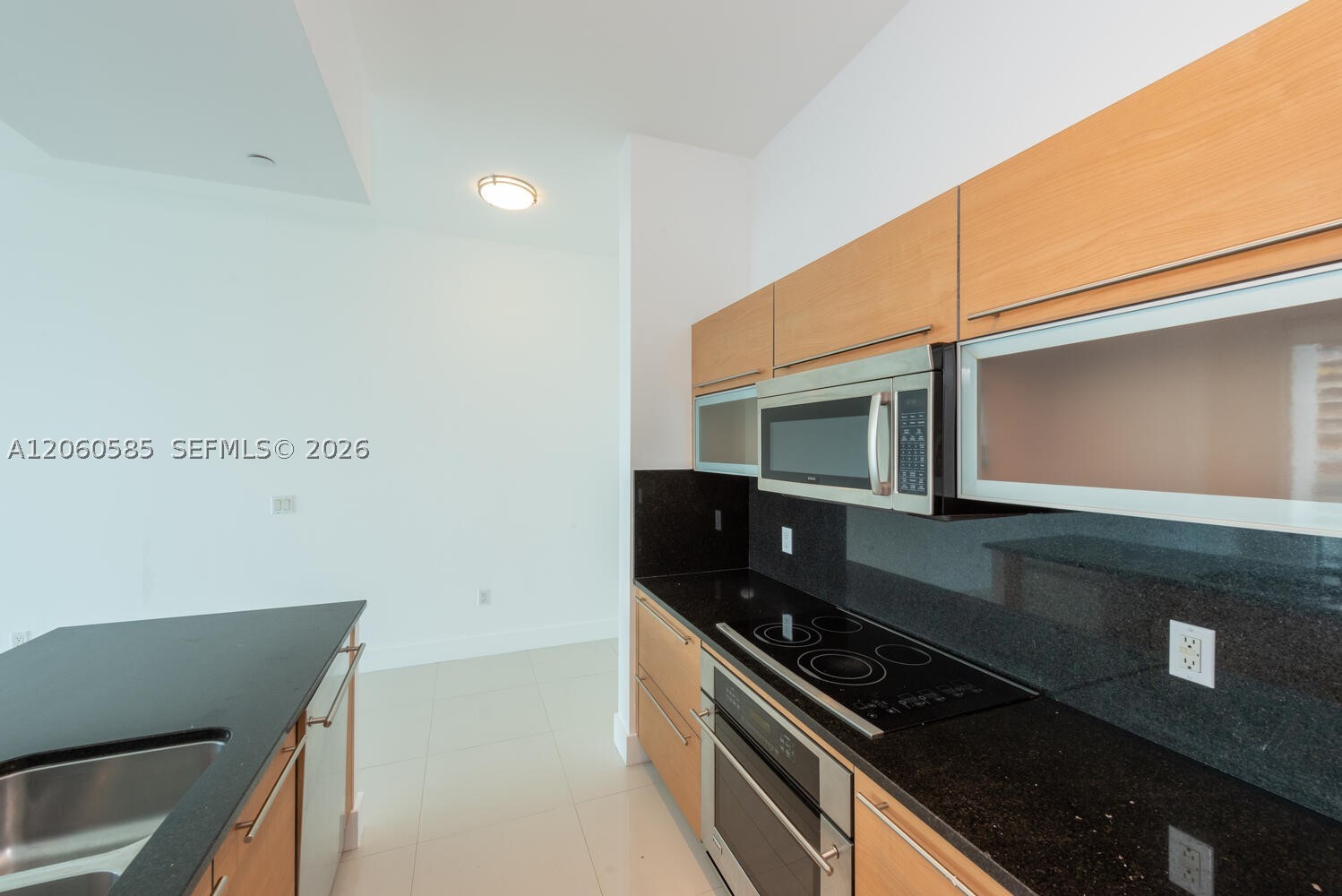 950 Brickell Bay Dr #4801, Miami FL 33131