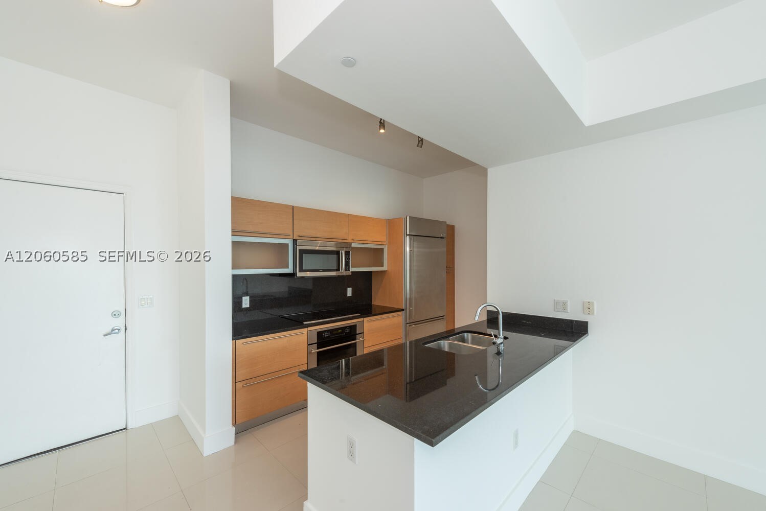 950 Brickell Bay Dr #4801, Miami FL 33131