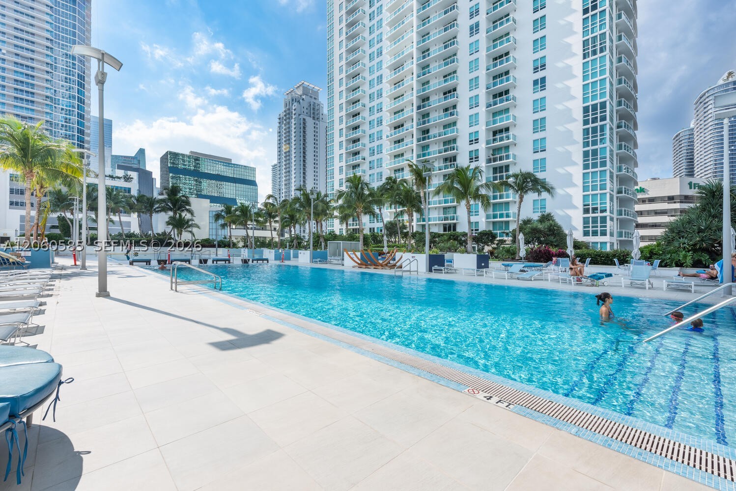 950 Brickell Bay Dr #4801, Miami FL 33131