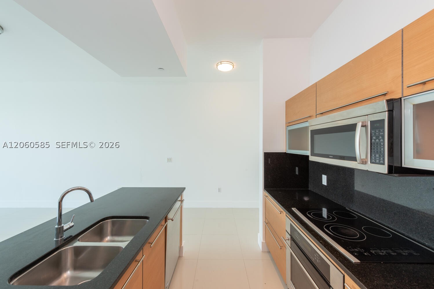 950 Brickell Bay Dr #4801, Miami FL 33131