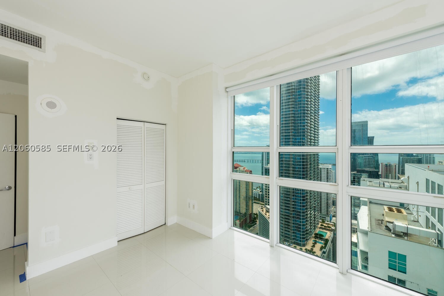 950 Brickell Bay Dr #4801, Miami FL 33131