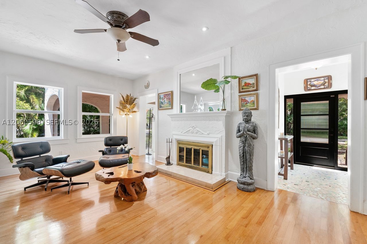 1042 Sorolla Ave, Coral Gables FL 33134