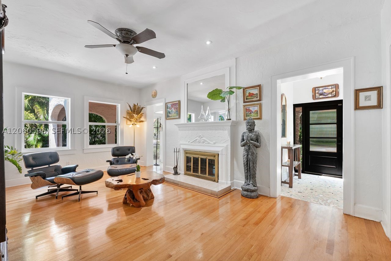 1042 Sorolla Ave, Coral Gables FL 33134