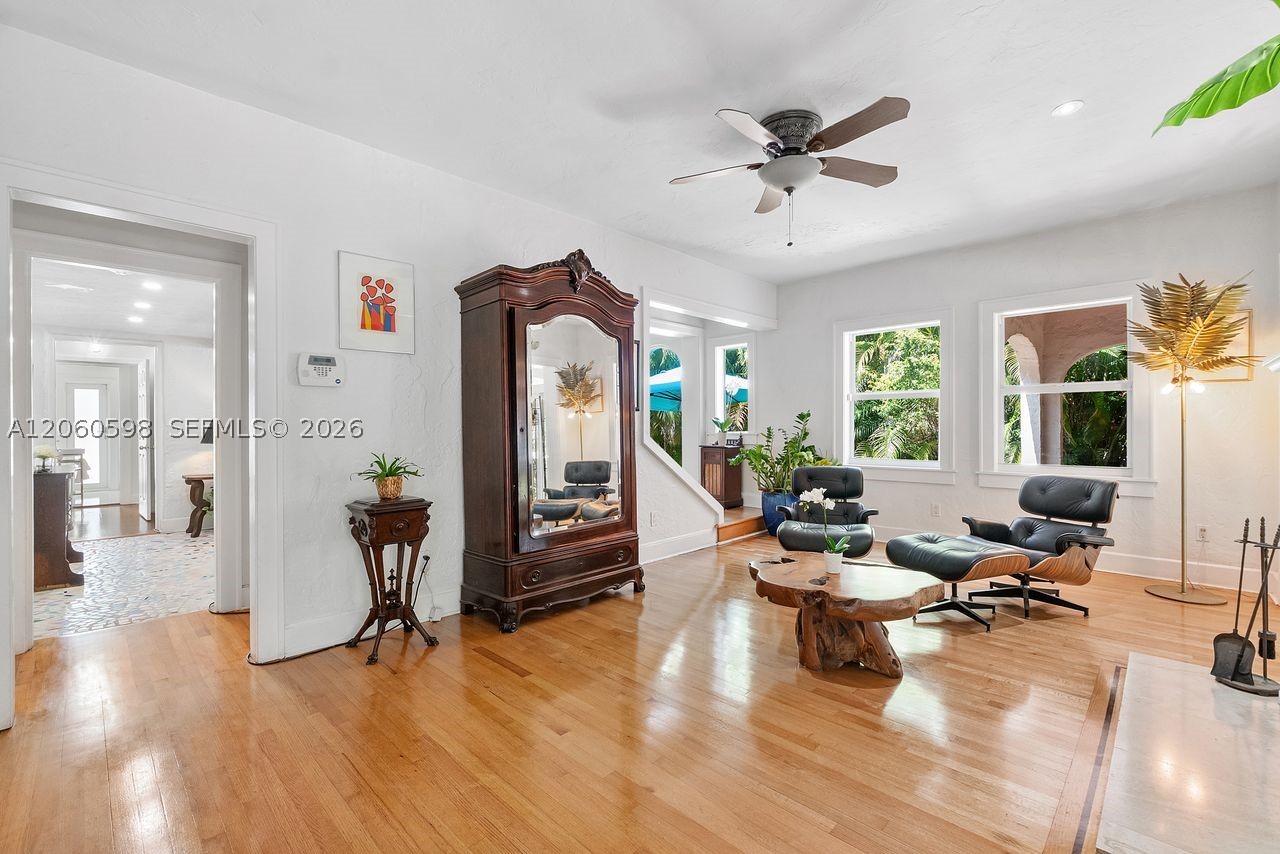 1042 Sorolla Ave, Coral Gables FL 33134