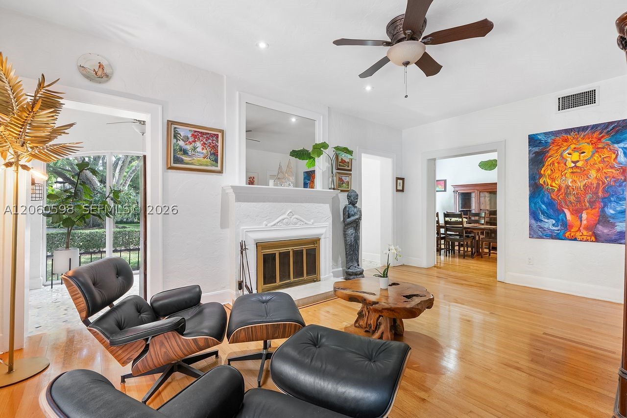 1042 Sorolla Ave, Coral Gables FL 33134