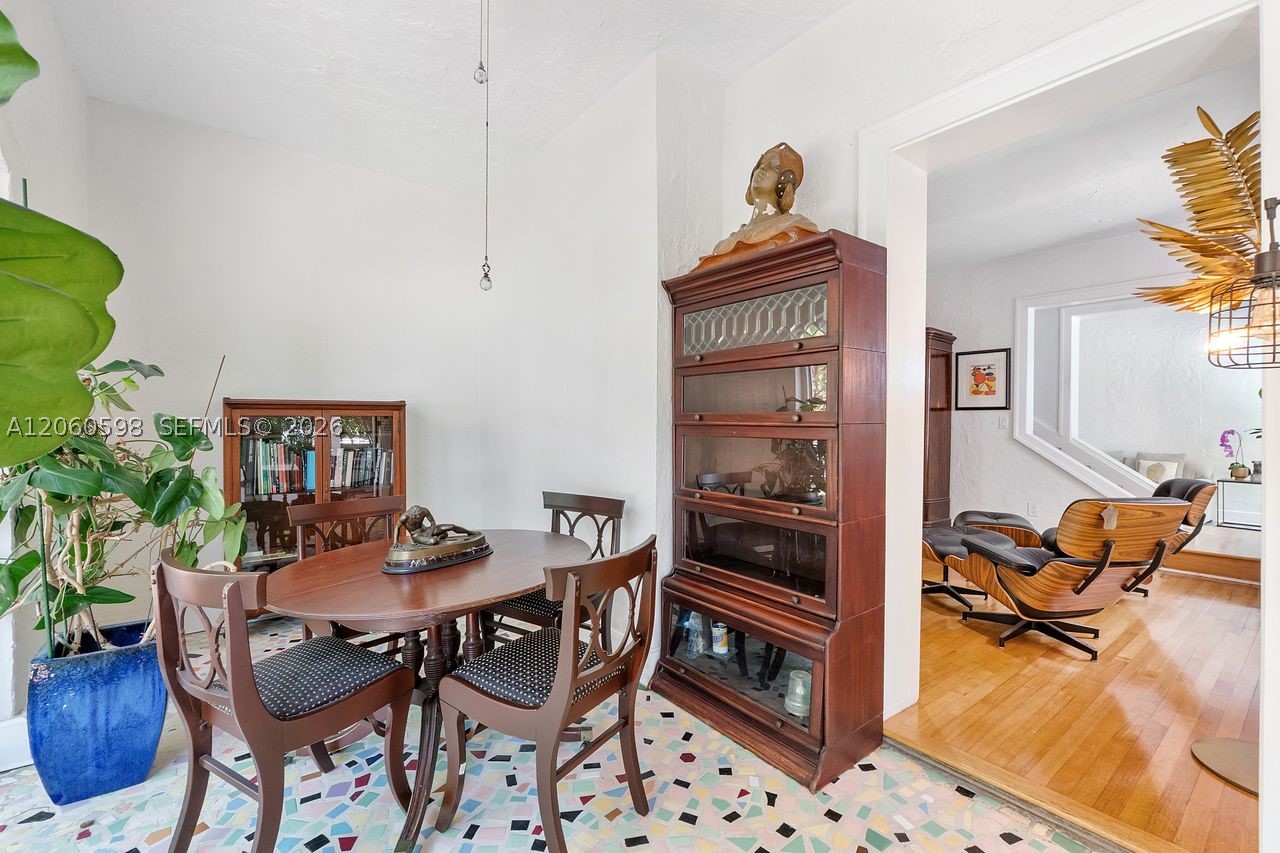 1042 Sorolla Ave, Coral Gables FL 33134