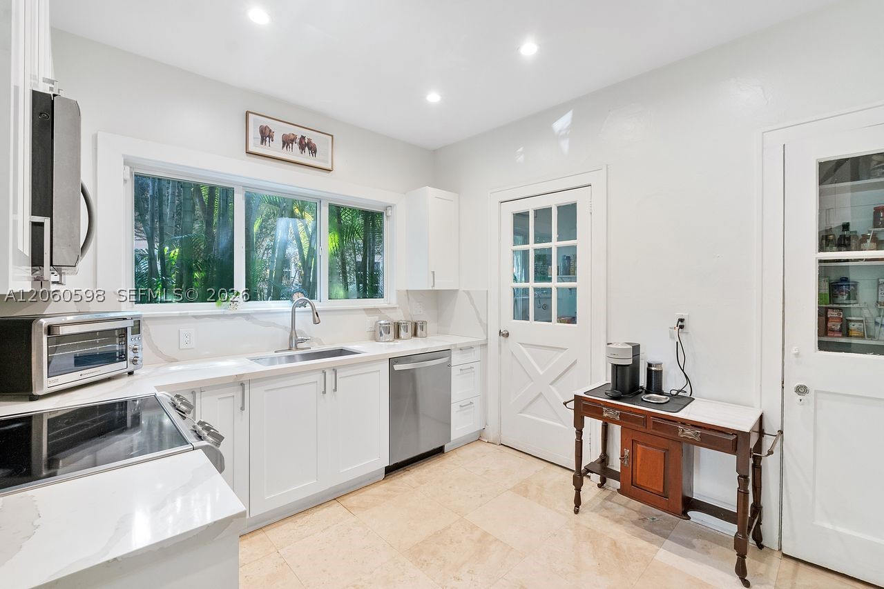 1042 Sorolla Ave, Coral Gables FL 33134