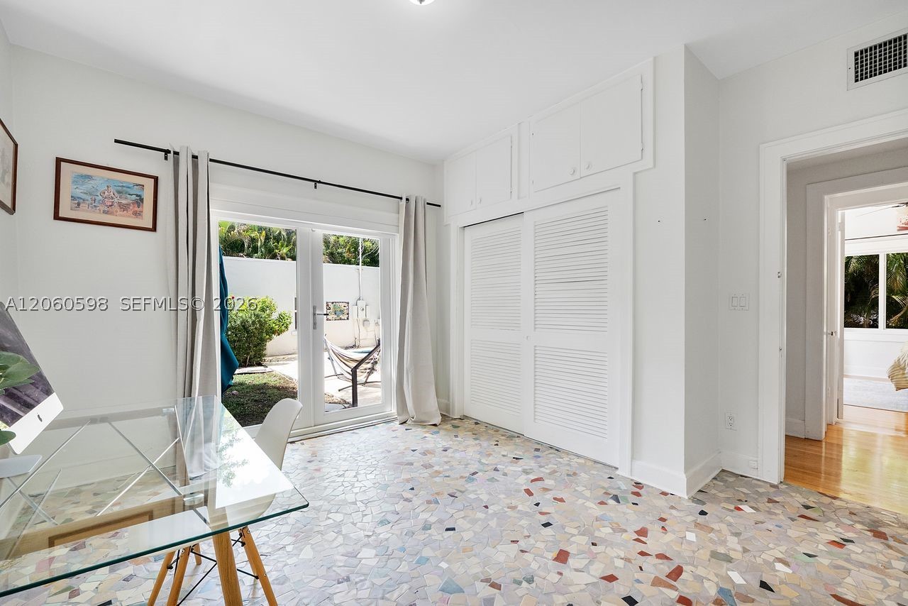 1042 Sorolla Ave, Coral Gables FL 33134
