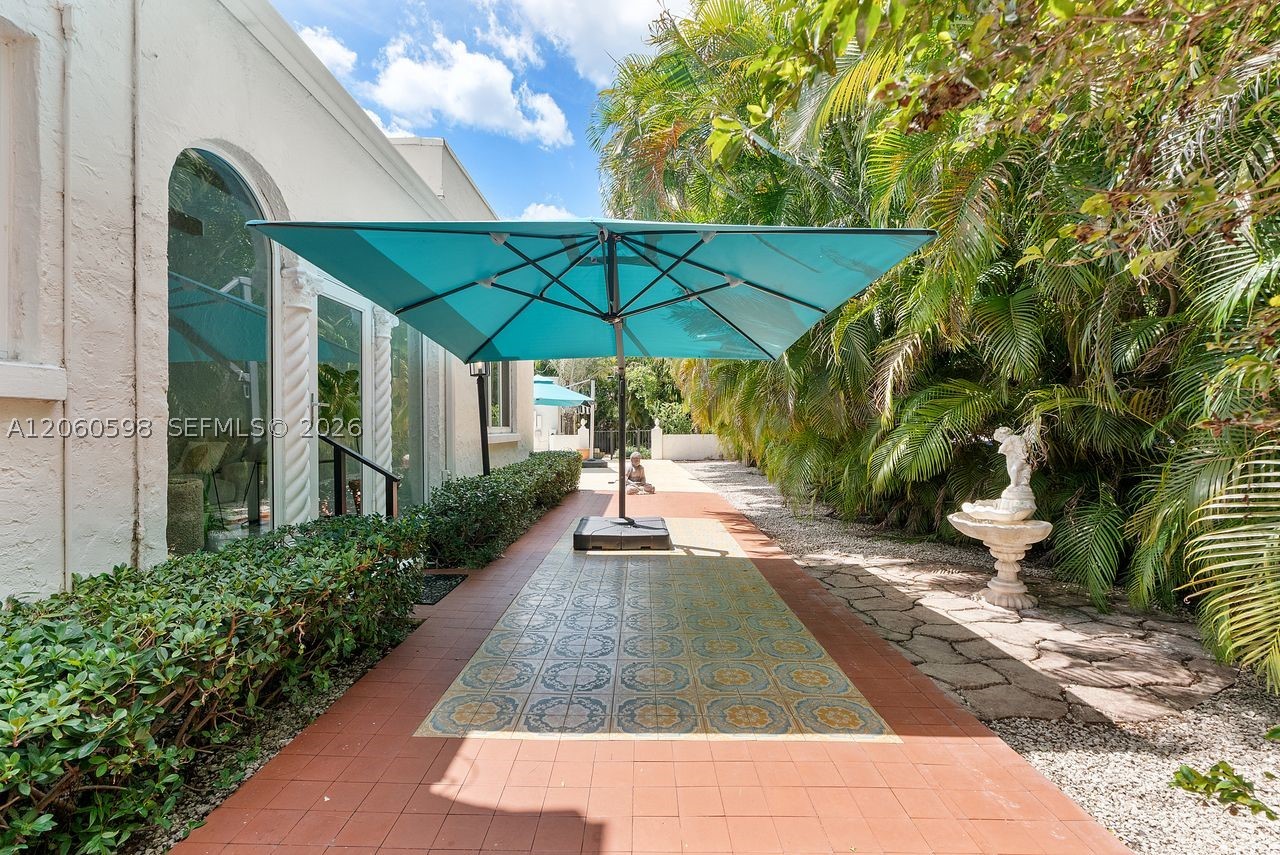 1042 Sorolla Ave, Coral Gables FL 33134